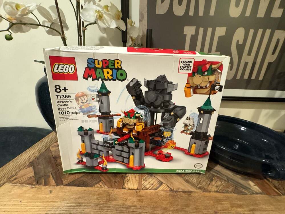 LEGO Super Mario Bowser's Castle Boss Battle 71369 Toy Bricks 1010pcs Block